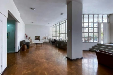 Image 32 - 1018300