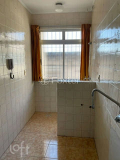 Image 2 - 1018305