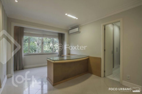 Image 38 - 1018357