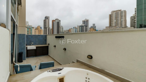 Image 10 - 1018444