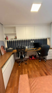 Image 10 - 1018471