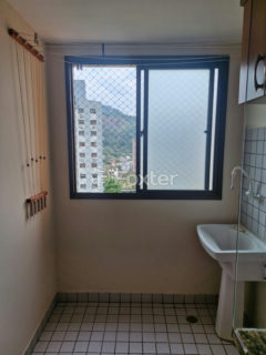 Image 8 - 1018480