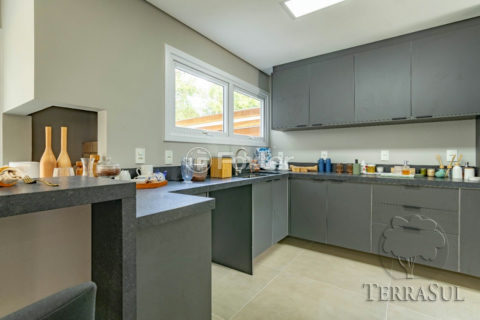 Image 9 - 1018487