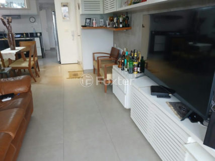 Image 10 - 1018499