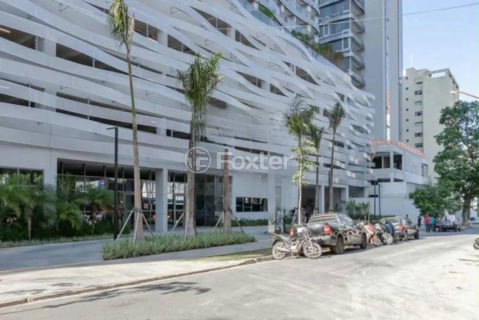 Image 17 - 1018569