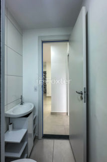 Image 8 - 1018578