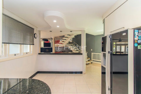 Image 7 - 1018582
