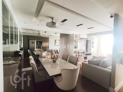 Image 11 - 1018718