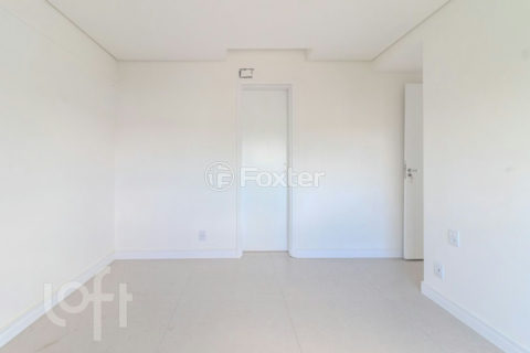 Image 17 - 1018786