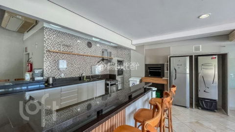 Image 17 - 1018792