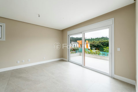 Image 33 - 1018834