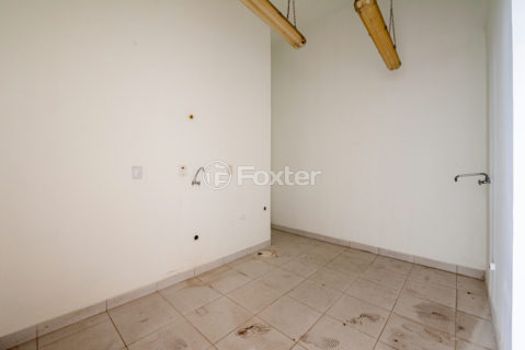 Image 15 - 1018852