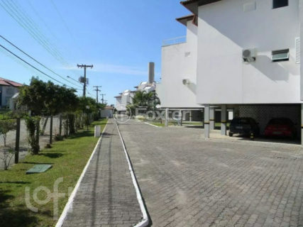 Image 35 - 1018922