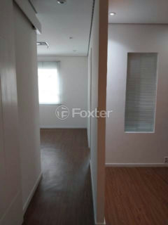 Image 11 - 1018929
