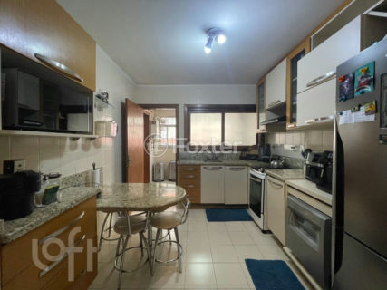 Image 7 - 1018937