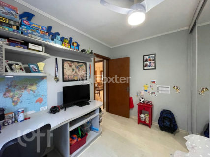 Image 19 - 1018937