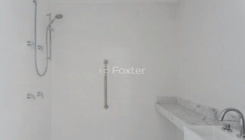 Image 4 - 1018946
