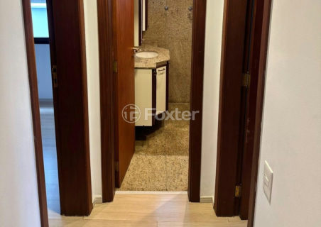 Image 13 - 1019047