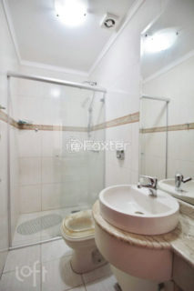 Image 23 - 1019304