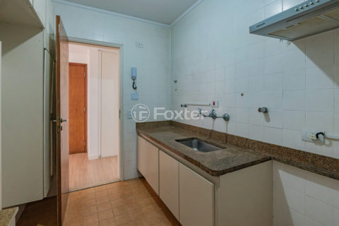 Image 15 - 1019325