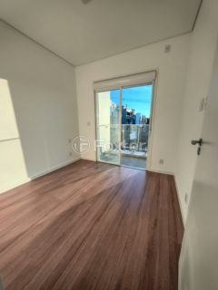 Image 6 - 1019500