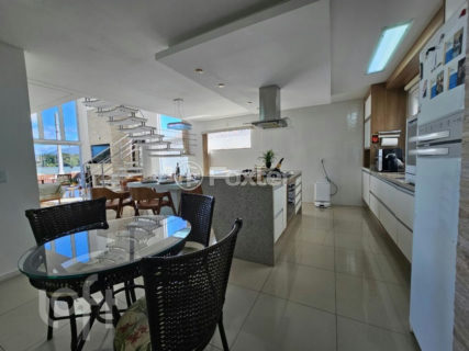 Image 12 - 1019517