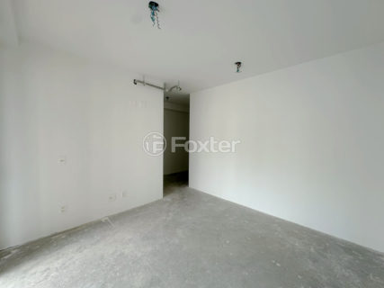 Image 19 - 1019539