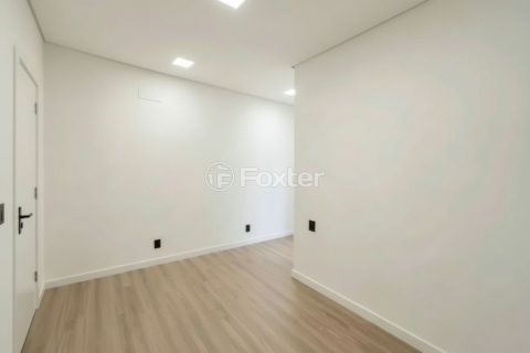 Image 9 - 1019575