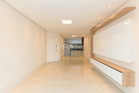 Image 4 - 1019582