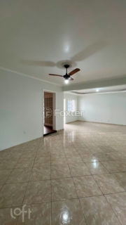 Image 19 - 1019674