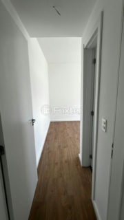 Image 18 - 1020048