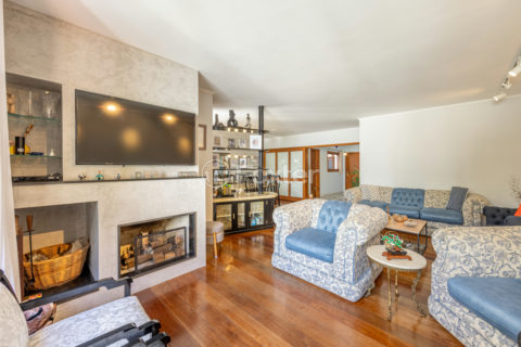 Image 33 - 1020185