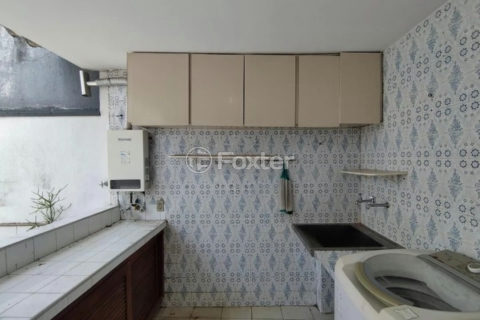 Image 20 - 1020206