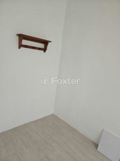 Image 15 - 1020748