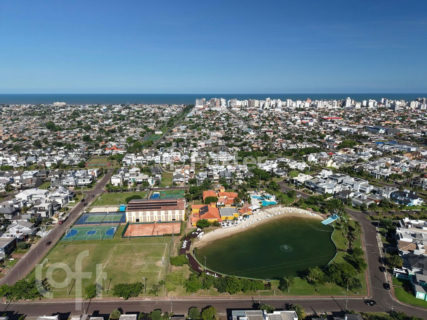 Image 6 - 1020878