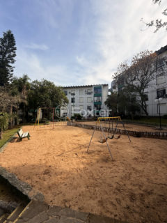 Image 35 - 1020937