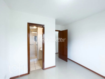 Image 7 - 1021053