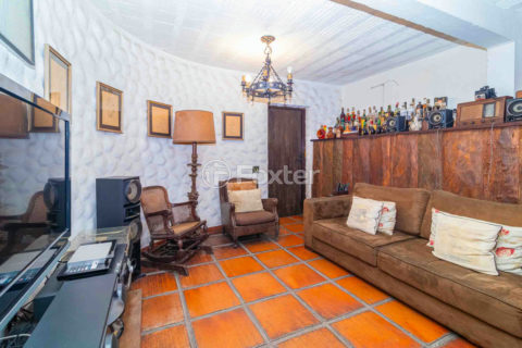 Image 35 - 1021135
