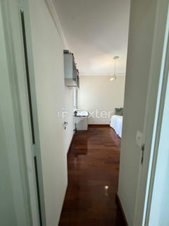 Image 48 - 1021193