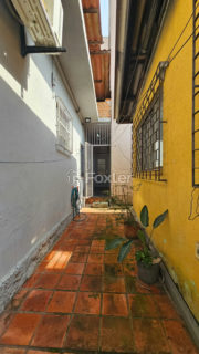 Image 20 - 1021348