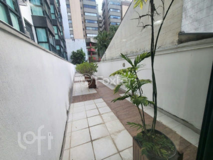 Image 5 - 1021494