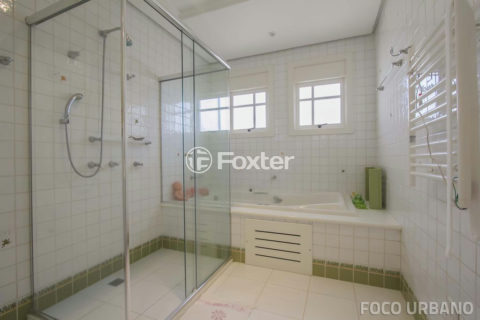 Image 37 - 1021625