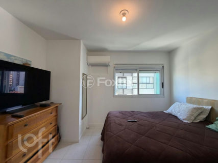 Image 15 - 1021643