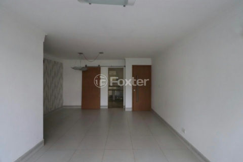 Image 17 - 1021676
