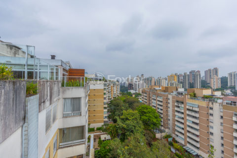 Image 15 - 1021709