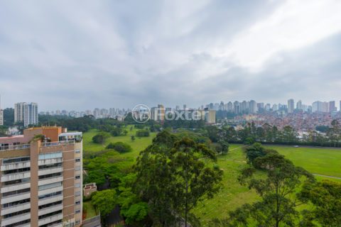 Image 16 - 1021709
