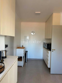 Image 33 - 1021749