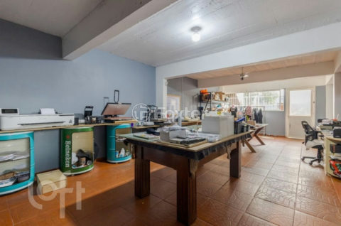Image 33 - 1021878
