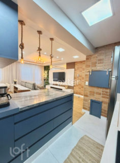 Image 13 - 1021982