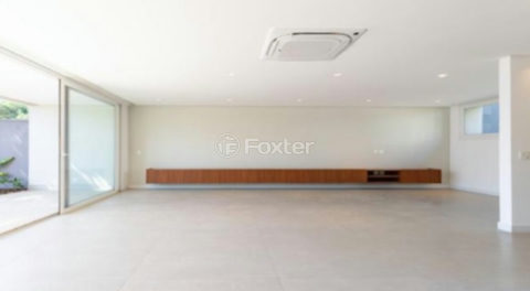 Image 4 - 1022115